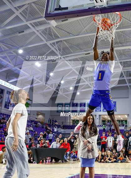 Thumbnail 2 in Slam Dunk Contest (City of Palms Classic) photogallery.