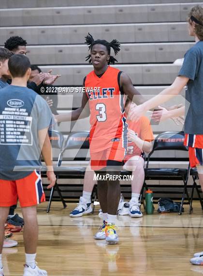 Thumbnail 2 in Ellet vs. Canton Central Catholic photogallery.