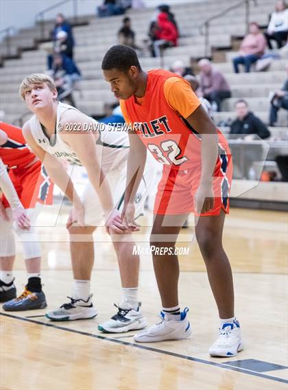 Thumbnail 1 in Ellet vs. Canton Central Catholic photogallery.