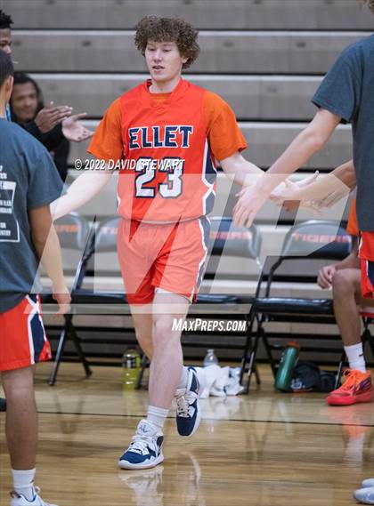 Thumbnail 3 in Ellet vs. Canton Central Catholic photogallery.