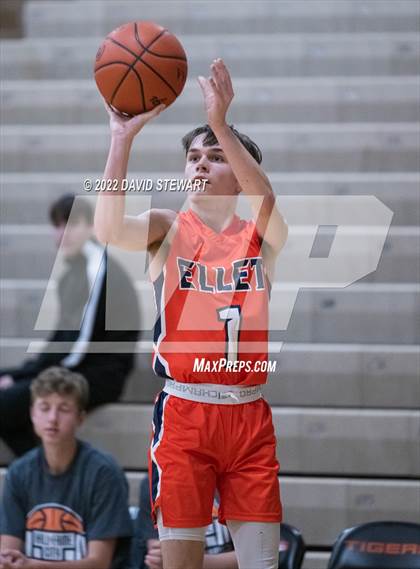 Thumbnail 3 in Ellet vs. Canton Central Catholic photogallery.