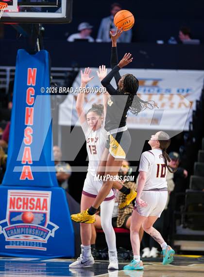 Thumbnail 3 in Cherokee vs. Pamlico County (NCHSAA 2A Final) photogallery.