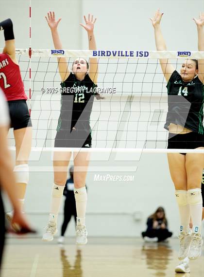 Thumbnail 2 in Tomball vs Southlake Carroll (UIL 6A D2 Volleyball Semi-final) photogallery.