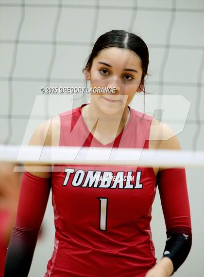 Thumbnail 3 in Tomball vs Southlake Carroll (UIL 6A D2 Volleyball Semi-final) photogallery.