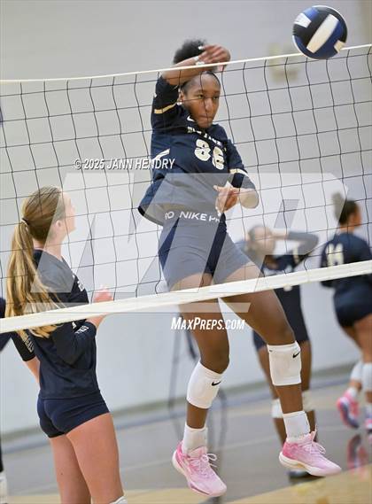 Thumbnail 2 in St. Joseph's Catholic vs Blythewood (Dorman Tournament of Champions) photogallery.