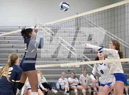 Thumbnail 2 in St. Joseph's Catholic vs Blythewood (Dorman Tournament of Champions) photogallery.