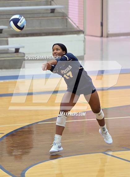 Thumbnail 2 in St. Joseph's Catholic vs Blythewood (Dorman Tournament of Champions) photogallery.