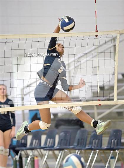 Thumbnail 1 in St. Joseph's Catholic vs Blythewood (Dorman Tournament of Champions) photogallery.