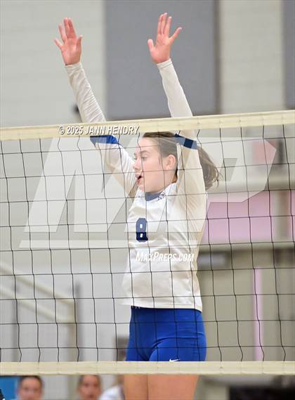 Thumbnail 3 in St. Joseph's Catholic vs Blythewood (Dorman Tournament of Champions) photogallery.