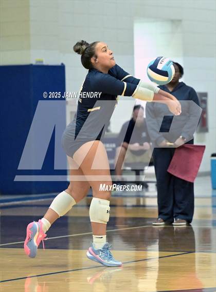 Thumbnail 3 in St. Joseph's Catholic vs Blythewood (Dorman Tournament of Champions) photogallery.