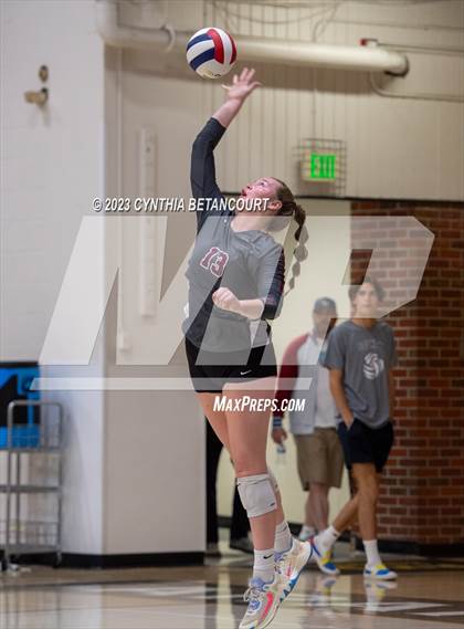 Thumbnail 2 in Arapahoe vs Horizon photogallery.