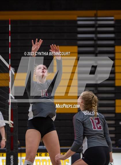 Thumbnail 2 in Arapahoe vs Horizon photogallery.