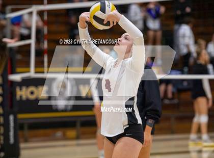 Thumbnail 1 in Arapahoe vs Horizon photogallery.