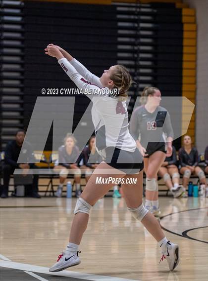 Thumbnail 3 in Arapahoe vs Horizon photogallery.