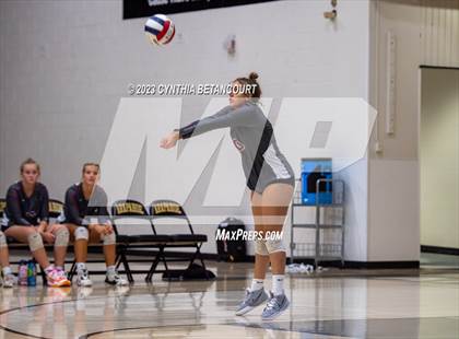 Thumbnail 1 in Arapahoe vs Horizon photogallery.
