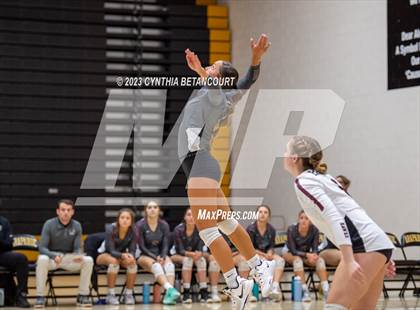 Thumbnail 3 in Arapahoe vs Horizon photogallery.