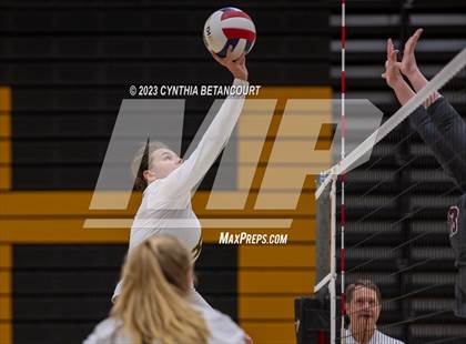 Thumbnail 1 in Arapahoe vs Horizon photogallery.