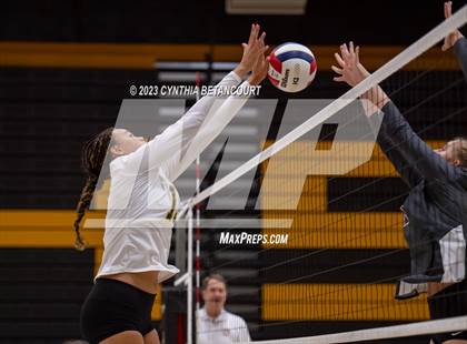 Thumbnail 2 in Arapahoe vs Horizon photogallery.