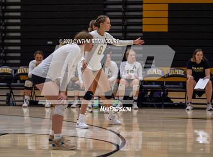 Thumbnail 1 in Arapahoe vs Horizon photogallery.