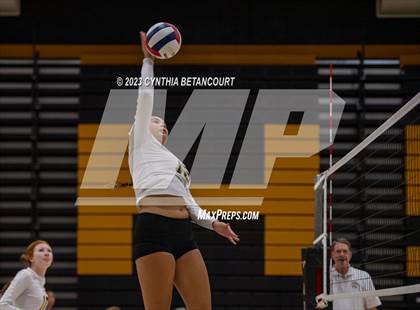 Thumbnail 3 in Arapahoe vs Horizon photogallery.