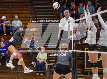 Thumbnail 3 in Arapahoe vs Horizon photogallery.