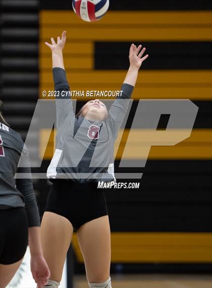 Thumbnail 2 in Arapahoe vs Horizon photogallery.