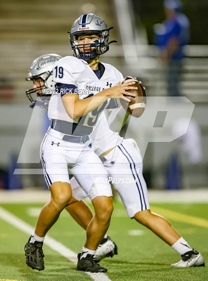 Thumbnail 3 in Oak Ridge vs College Park photogallery.