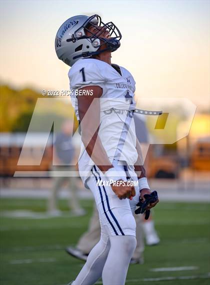 Thumbnail 3 in Oak Ridge vs College Park photogallery.