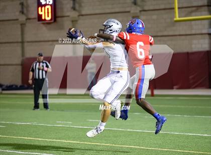 Thumbnail 1 in Oak Ridge vs College Park photogallery.