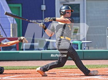 Thumbnail 1 in RHAM vs Hand (CIAC Class L semifinal) photogallery.