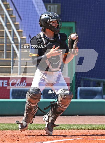 Thumbnail 2 in RHAM vs Hand (CIAC Class L semifinal) photogallery.