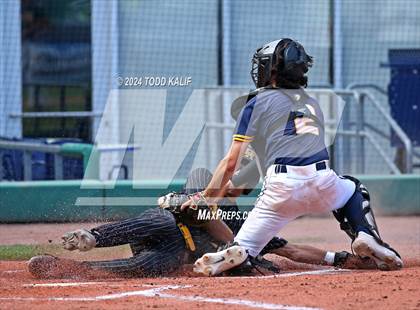 Thumbnail 3 in RHAM vs Hand (CIAC Class L semifinal) photogallery.