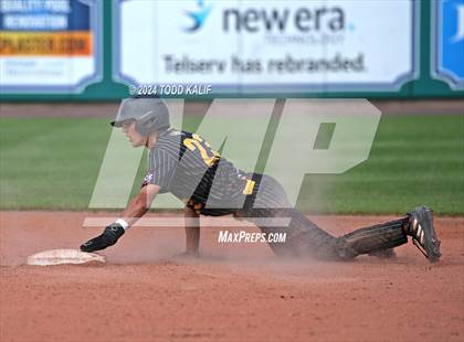 Thumbnail 1 in RHAM vs Hand (CIAC Class L semifinal) photogallery.