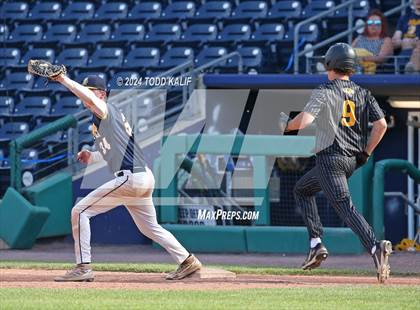 Thumbnail 3 in RHAM vs Hand (CIAC Class L semifinal) photogallery.