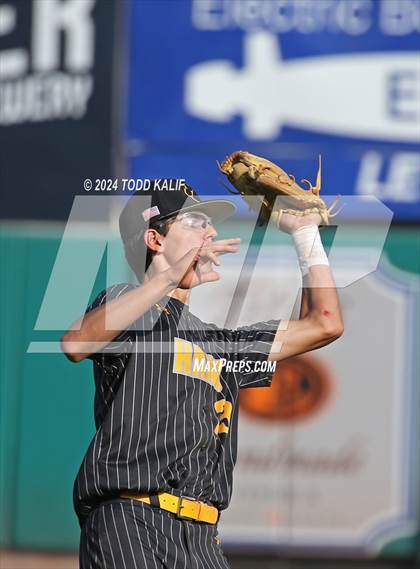 Thumbnail 1 in RHAM vs Hand (CIAC Class L semifinal) photogallery.