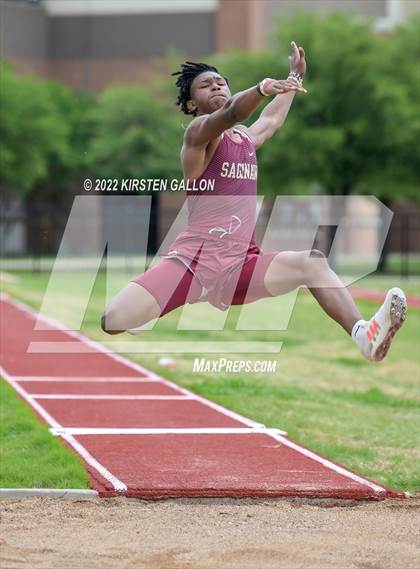 Thumbnail 2 in UIL 5A District 7 & 8 Area Finals (Field Events) photogallery.