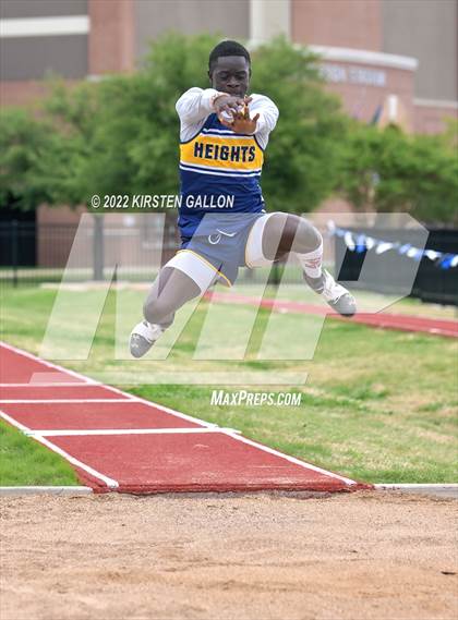 Thumbnail 1 in UIL 5A District 7 & 8 Area Finals (Field Events) photogallery.