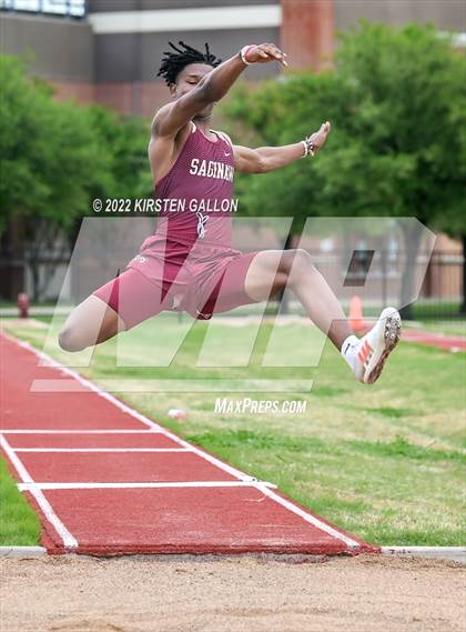 Thumbnail 3 in UIL 5A District 7 & 8 Area Finals (Field Events) photogallery.