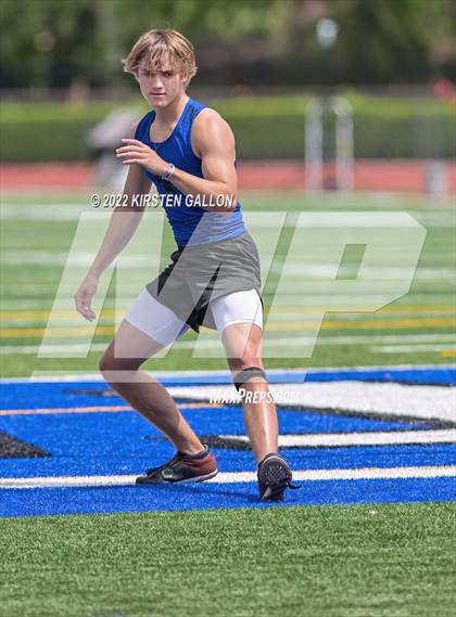 Thumbnail 1 in UIL 5A District 7 & 8 Area Finals (Field Events) photogallery.
