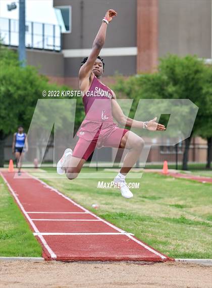 Thumbnail 2 in UIL 5A District 7 & 8 Area Finals (Field Events) photogallery.