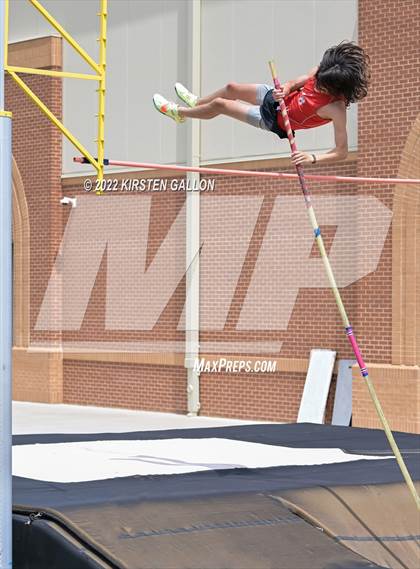 Thumbnail 3 in UIL 5A District 7 & 8 Area Finals (Field Events) photogallery.