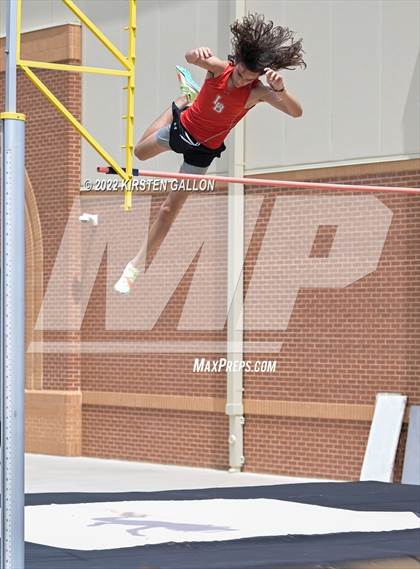 Thumbnail 2 in UIL 5A District 7 & 8 Area Finals (Field Events) photogallery.