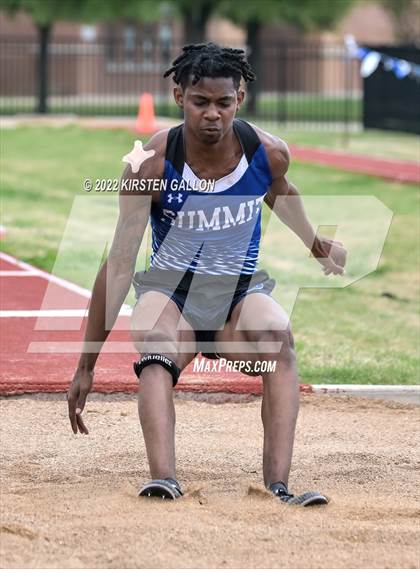 Thumbnail 2 in UIL 5A District 7 & 8 Area Finals (Field Events) photogallery.