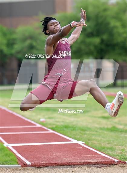 Thumbnail 3 in UIL 5A District 7 & 8 Area Finals (Field Events) photogallery.