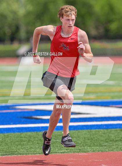 Thumbnail 3 in UIL 5A District 7 & 8 Area Finals (Field Events) photogallery.