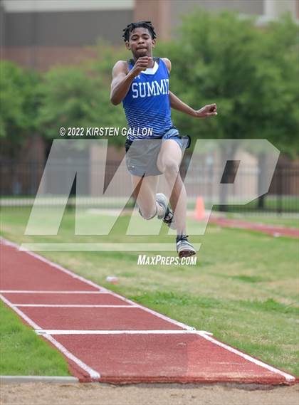 Thumbnail 1 in UIL 5A District 7 & 8 Area Finals (Field Events) photogallery.