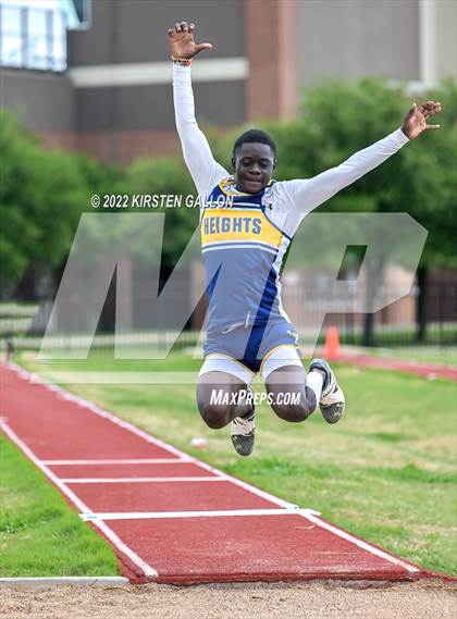 Thumbnail 2 in UIL 5A District 7 & 8 Area Finals (Field Events) photogallery.