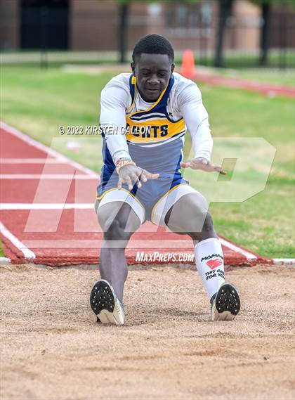 Thumbnail 3 in UIL 5A District 7 & 8 Area Finals (Field Events) photogallery.