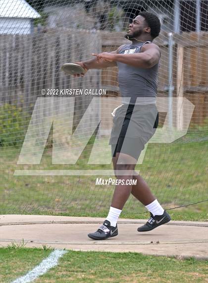 Thumbnail 2 in UIL 5A District 7 & 8 Area Finals (Field Events) photogallery.