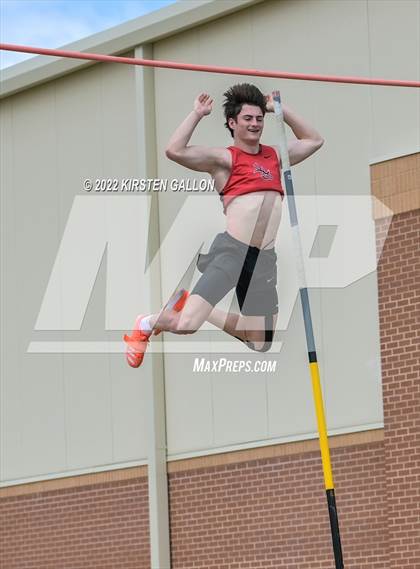 Thumbnail 2 in UIL 5A District 7 & 8 Area Finals (Field Events) photogallery.